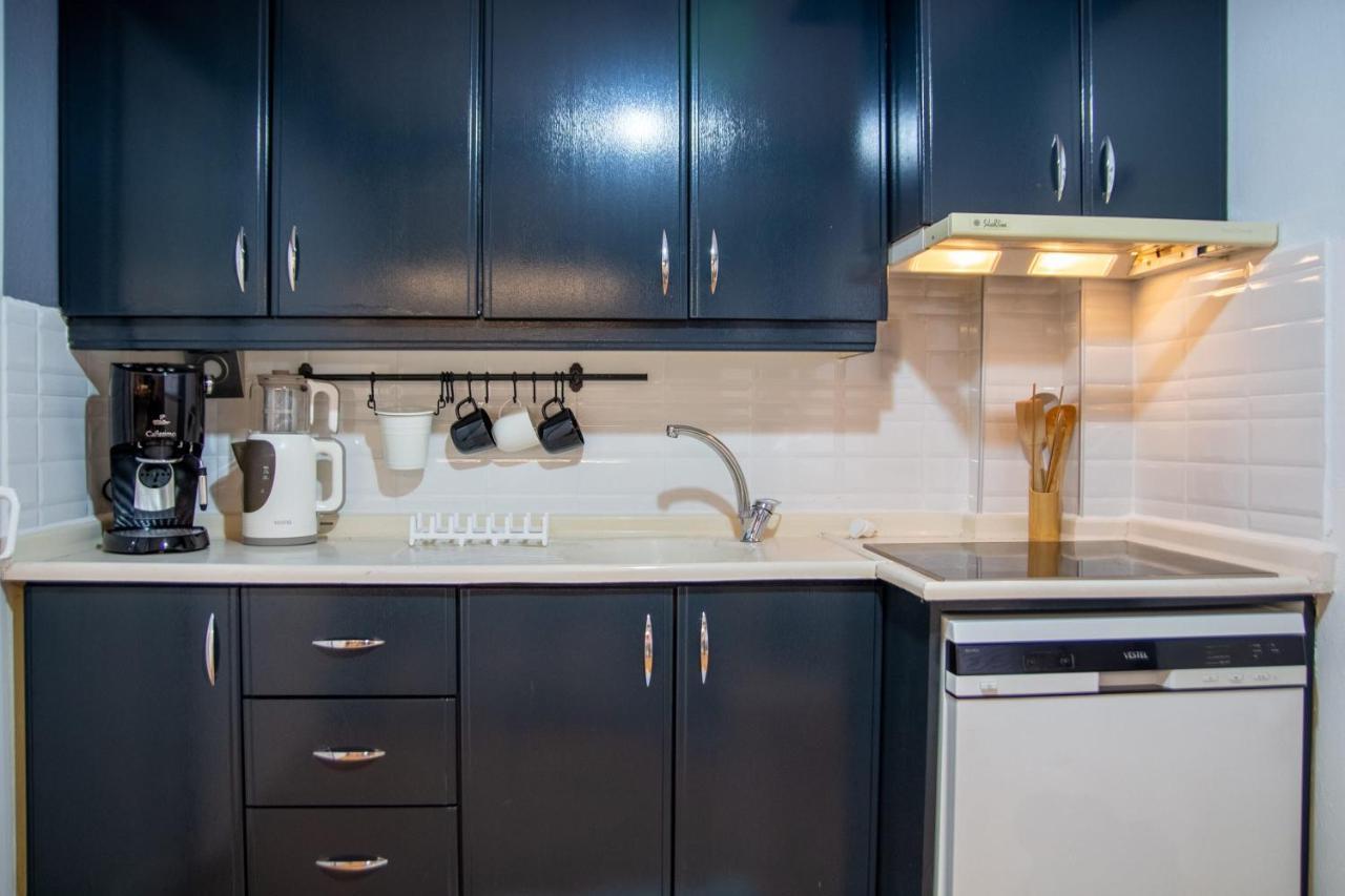 Amazing Flat Near The Coast With A Delightful Shared Terrace Close To Public Transportation In Karsiyaka İzmir Ngoại thất bức ảnh